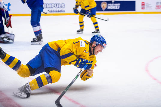 Rasmus Sandin of Sweden in pain