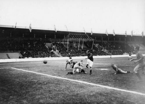 Sverige - Danmark 0-2 (0-2). Danskarnas första mål vid