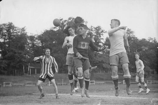 Fotboll, Amerikanskt fotbollsbesök. Träning. 1920.