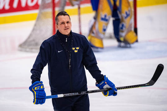 Tomas Montén, Head coach of team Sweden at a practice