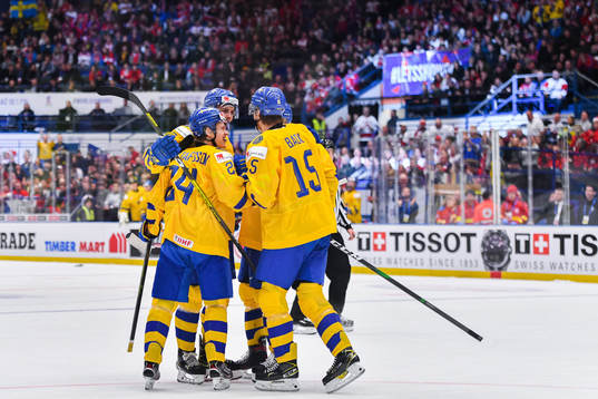 Hugo Gustafsson of Sweden celebrate with teammates