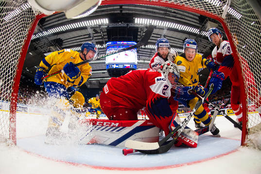 Nils Höglander and Samuel Fagemo of Sweden against