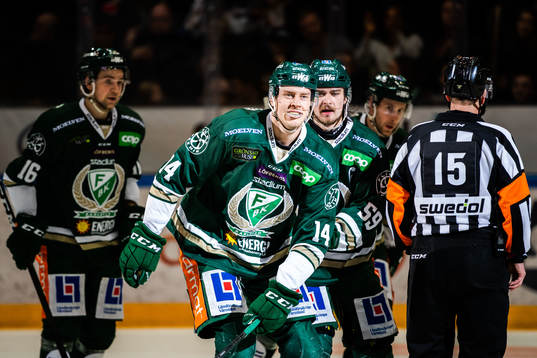 Färjestads Victor Ejdsell jublar
