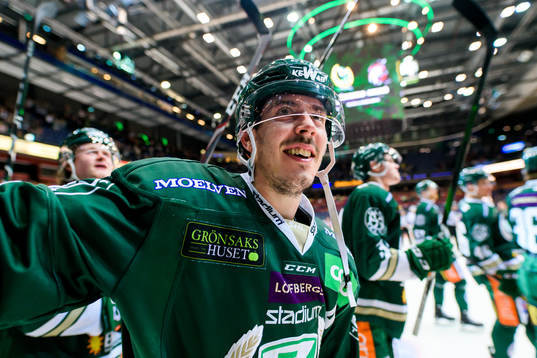 Färjestads Sebastian Erixon jublar