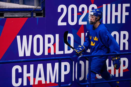 Lucas Raymond of Sweden at a practice session