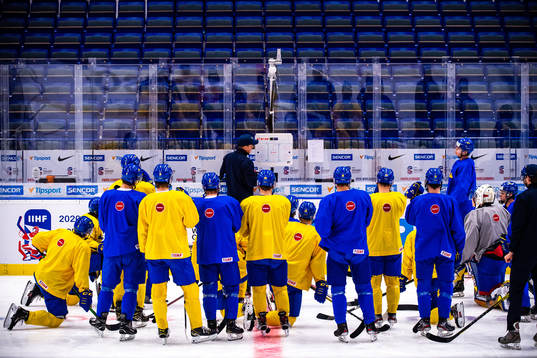 Tomas Montén, Head coach of Sweden at a practice session