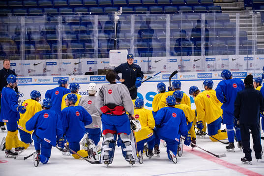 Tomas Montén, Head coach of Sweden at a practice session
