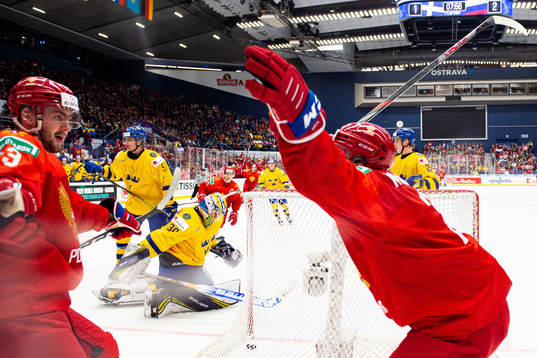 Philip Broberg and goalkeeper Hugo Alnefelt of Sweden look