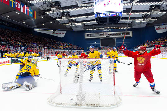 Alexander Khovanov of Russia celebrates