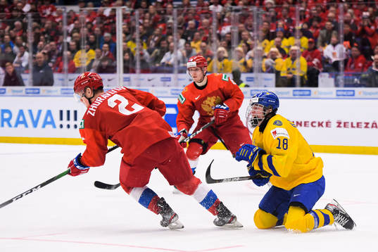 Lucas Raymond of Sweden in pain