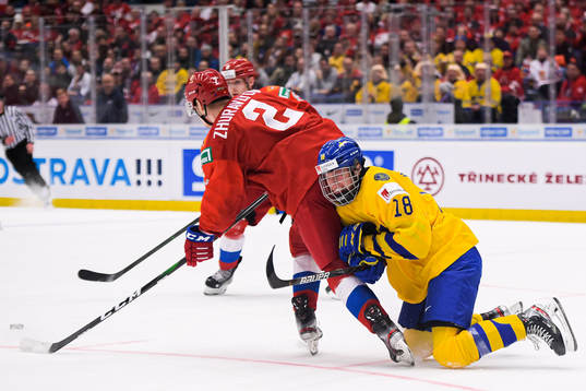 Lucas Raymond of Sweden in pain