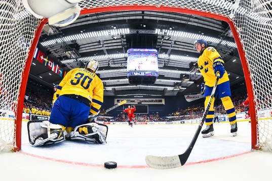 Goalkeeper Hugo Alnefelt and Linus Öberg of Sweden look