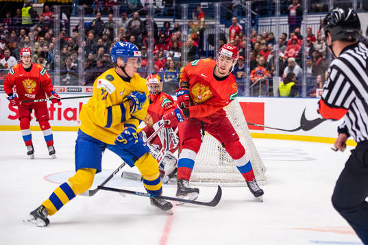 Nils Lundkvist of Sweden against Danil Misyul of Russia