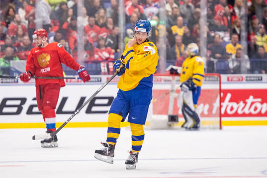 Jonatan Berggren of Sweden looks dejected