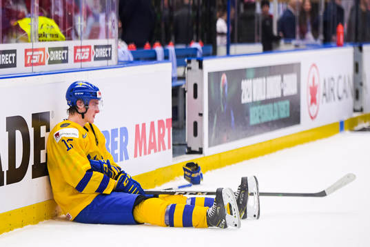 Oskar Bäck of Sweden looks dejected