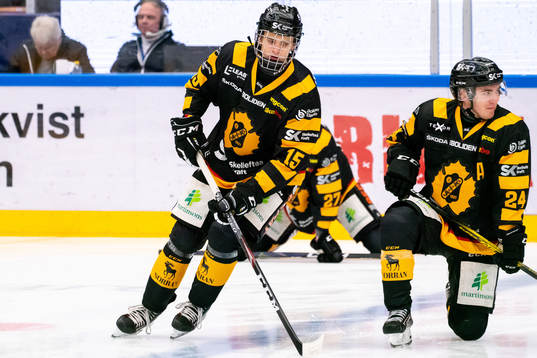 Skellefteås Gabriel Säll innan ishockeymatchen i SHL