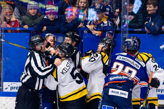 Gruff mellan flera spelare