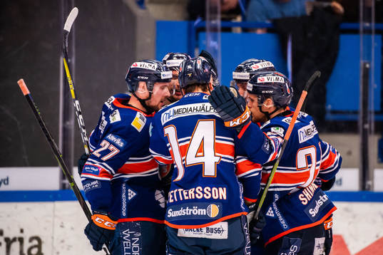 Växjös spelare jublar