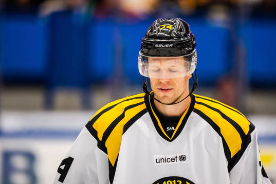 Brynäs Nicklas Danielsson deppar