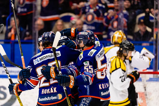 Växjös spelare jublar