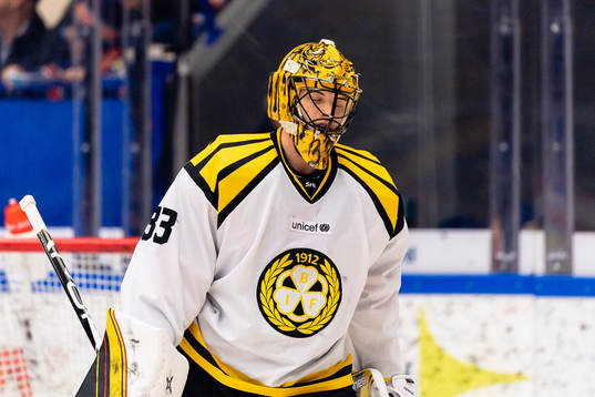 Brynäs målvakt Samuel Ersson deppar