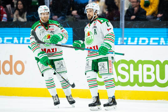 Rögles Craig Schira jublar