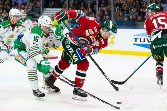 Rögles Johan Lundgren och Frölundas Nicklas Lasu