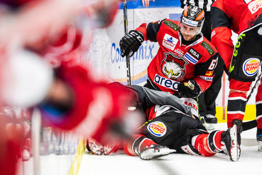 Malmö Redhawks Jesper Jensen har ont