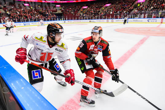Örebros Erik Norén och Malmö Redhawks Carl Persson