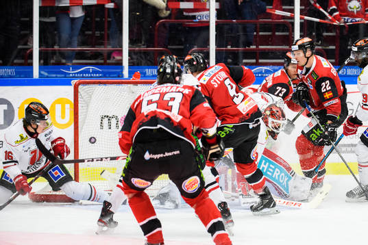 Malmö Redhawks Frederik Storm gör 1-0 målet