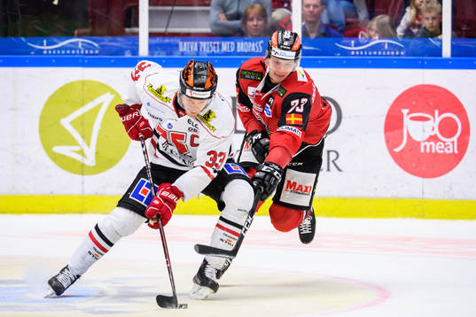 Örebros Christopher Mastomäki och Malmö Redhawks Adam