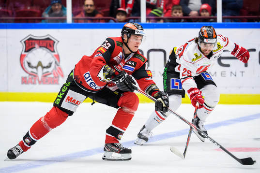 Malmö Redhawks Fredrik Händemark och Örebros Ludvig