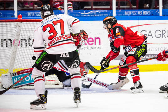 Malmö Redhawks Johan Olofsson gör 2-2 bakom Örebros