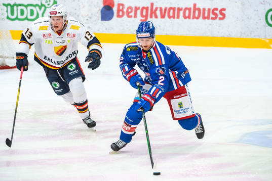 Djurgårdens Kalle Östman och Oskarshamns Mathew Bodie