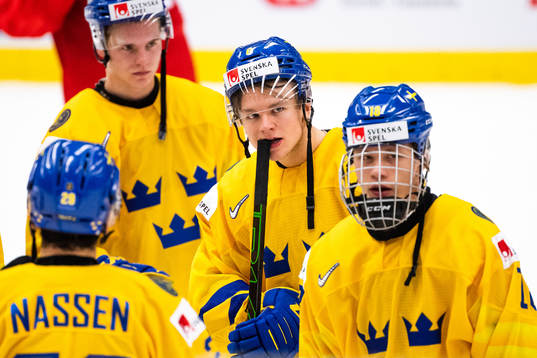 Mattias Norlinder of Sweden looks dejected