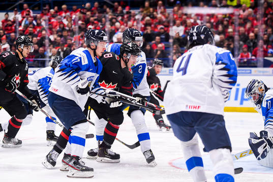 Liam Foudy of Canada and goalkeeper Justus Annunen of