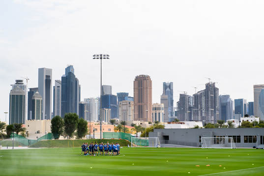 The players prepare