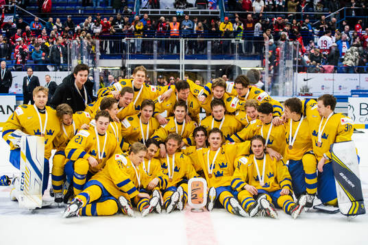 Players of Sweden celebrates