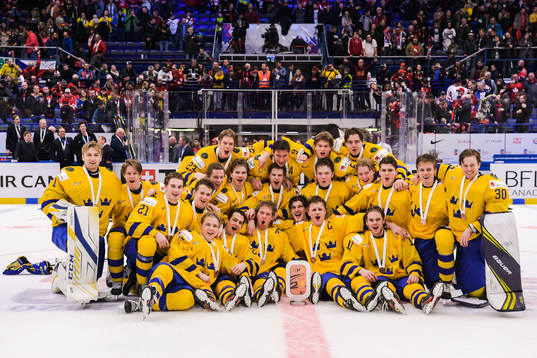 Players of Sweden celebrates