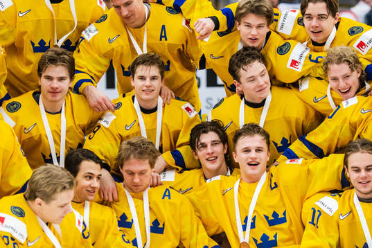 Players of Sweden celebrates