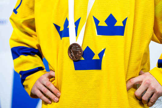 Samuel Fagemo of Sweden with the bronze medal