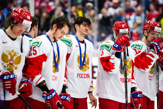 Players of Russia look dejected
