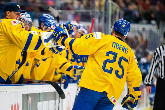 Linus Öberg of Sweden celebrates the 3-2 goal