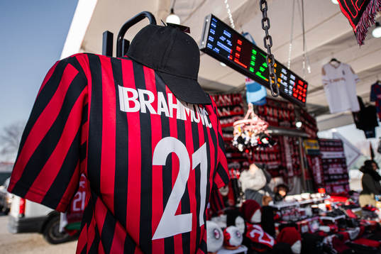 The jersey of Zlatan Ibrahimović of Milan outside of San