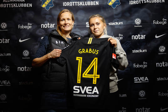 Anne Mäkinen, sportchef, AIK damfotboll, och Adelisa