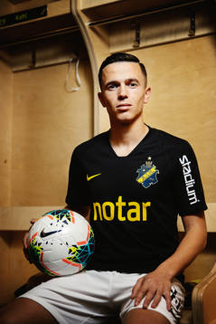 Jasir Asani, nyförvärv i AIK, fotograferad