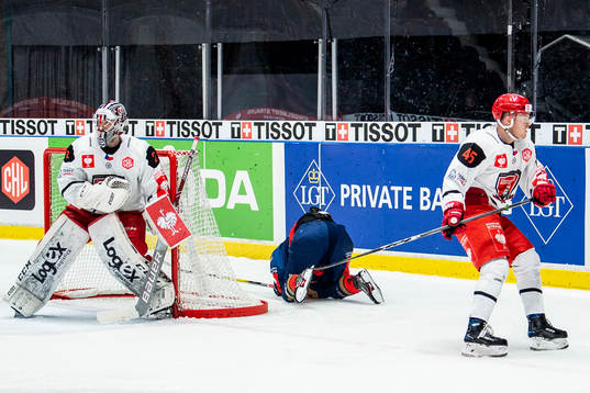 Erik Walli-Walterholm of Djurgården is hurt