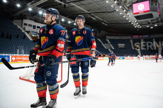 Jesper Pettersson and Patrik Berglund of Djurgården looks