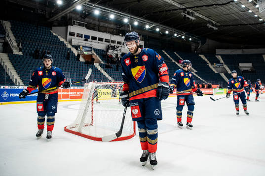 Tom Wandell of Djurgården looks dejected
