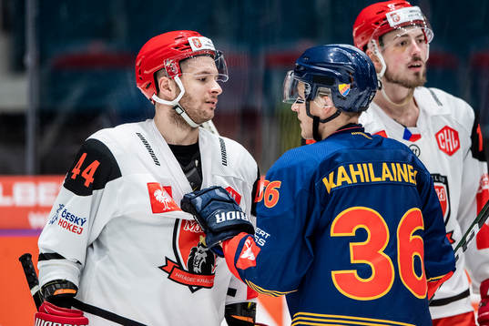 Mislav Rosandic of Mountfield and Rasmus Kahilainen of